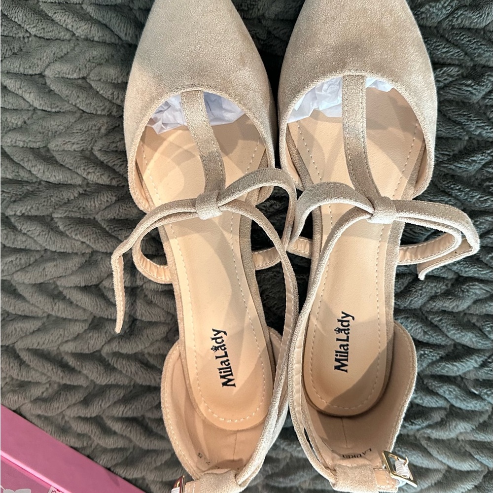 Mila Lady Beige Suede Flats
